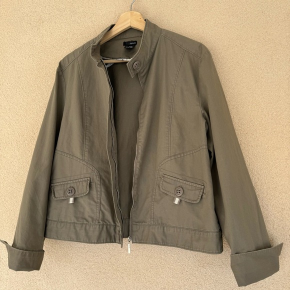 Kenzie cotton, lightweight, zip up jacket in sage | Sz 14 - Picture 3 of 8